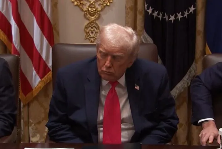 Trump se queda dormido