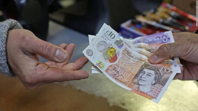 La libra esterlina lidera el repunte mundial de las monedas en 2024