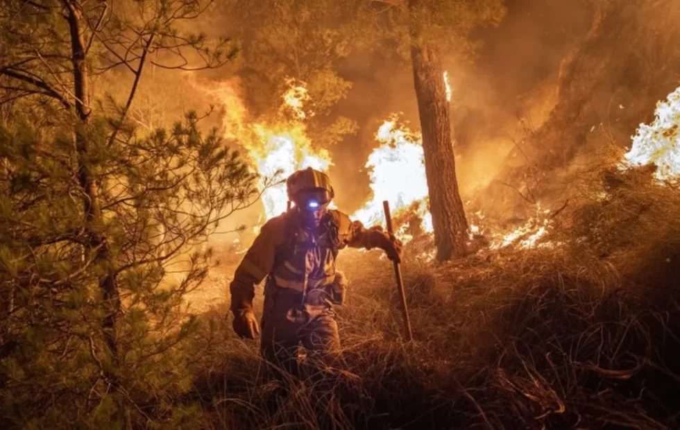 Incendios en España: cómo comunicar evacuaciones y sostener la información digital. Imagen destacada sobre incendios en España. publicada en Posicionamiento Web