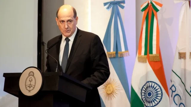 Tensión diplomática: Brasil citó al embajador argentino por críticas a Lula. Fotografía editorial relacionada con tensión diplomática Argentina Brasil. publicada en Posicionamiento