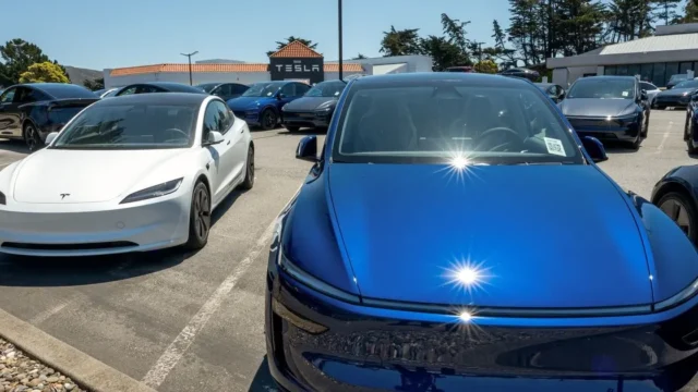 Tesla inicia operaciones en Uruguay con precios más competitivos que en EE.UU. Fotografía editorial relacionada con Tesla en Uruguay. publicada en Posicionamiento Web