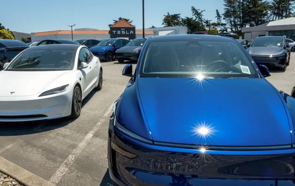 Tesla inicia operaciones en Uruguay con precios más competitivos que en EE.UU. Fotografía editorial relacionada con Tesla en Uruguay. publicada en Posicionamiento Web