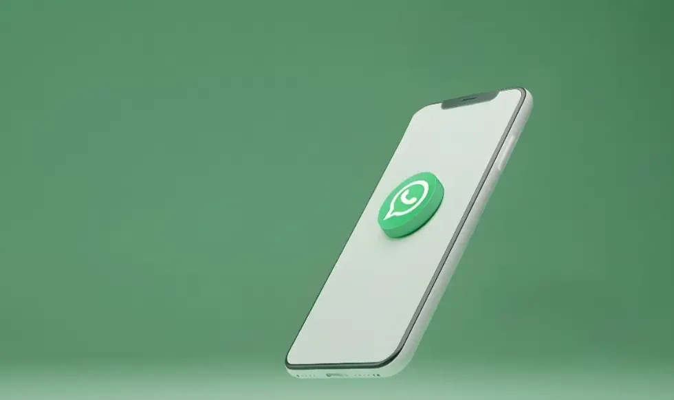 WhatsApp Plus vs WhatsApp oficial: qué cambia y por qué puede ponerte en riesgo
